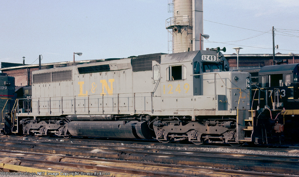 Louisville & Nashville SD40 #1249, in the Boyles Yard engine terminal, 